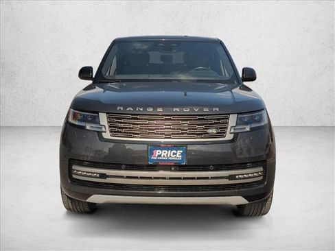 Used 2024 Land Rover Range Rover Long Wheelbase SE image 2