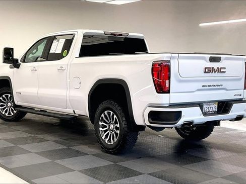 Used 2020 GMC Sierra 1500 AT4 w/ Off-Road Performance Package image 10