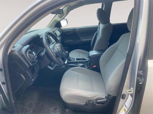 Used 2019 Toyota Tacoma SR image 9