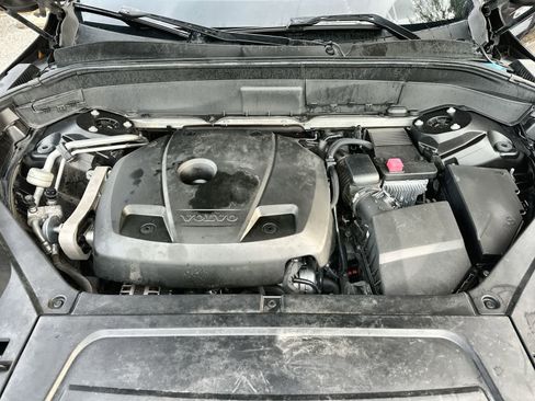 Used 2016 Volvo XC90 T6 Momentum image 9
