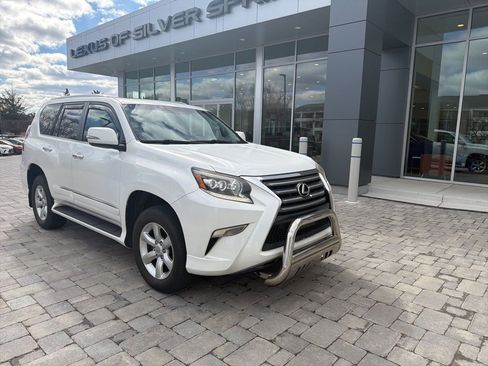 Used 2015 Lexus GX 460 w/ Navigation Package image 2