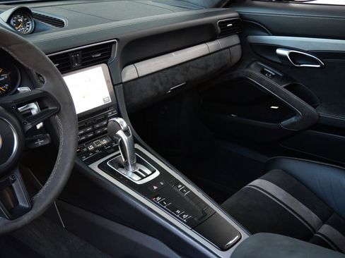 Used 2018 Porsche 911 GT3 image 12
