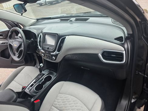 Used 2018 Chevrolet Equinox LT FWD image 23