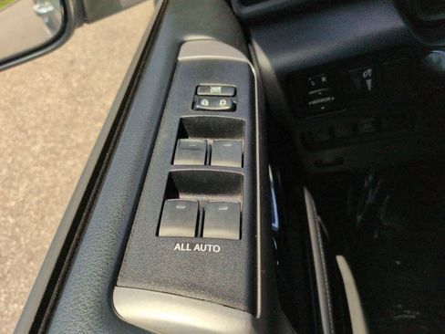 Used 2019 Toyota 4Runner SR5 AWD/4WD image 21