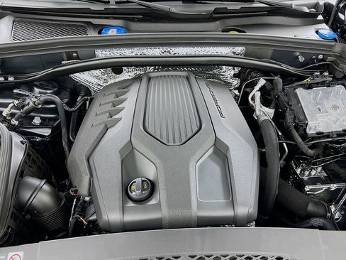 New 2026 Porsche Macan image 32