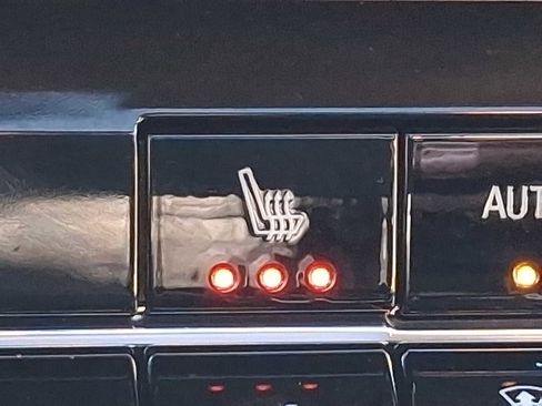 Used 2025 Chevrolet Equinox ACTIV w/ Safety and Technology Package image 24