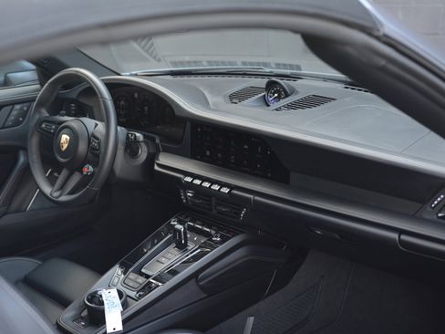 Certified 2025 Porsche 911 Carrera GTS image 29