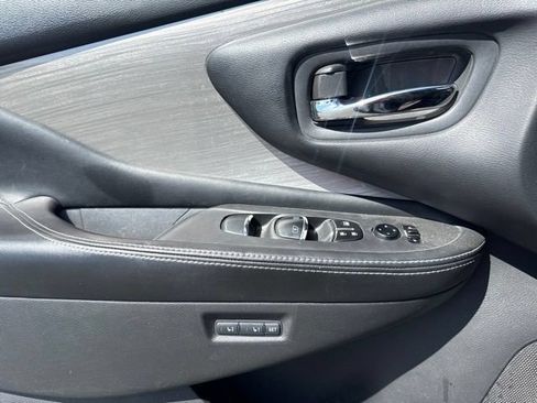 Used 2015 Nissan Murano Platinum w/ Platinum Technology Package AWD/4WD image 19