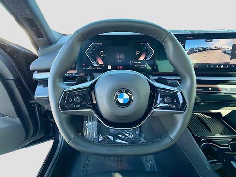 Used 2024 BMW 540i xDrive w/ Executive Package image 40