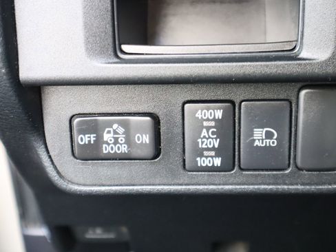 Used 2019 Toyota Tacoma TRD Off-Road w/ Technology Package AWD/4WD image 34