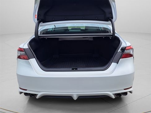 Used 2022 Toyota Camry XSE image 25