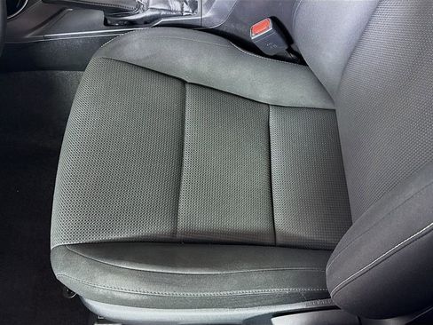 Used 2018 Toyota RAV4 XLE FWD image 18