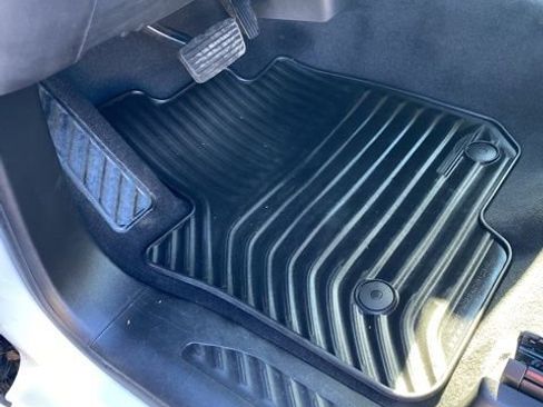 Used 2024 Chevrolet Silverado 2500 Custom w/ Custom Value Package image 16