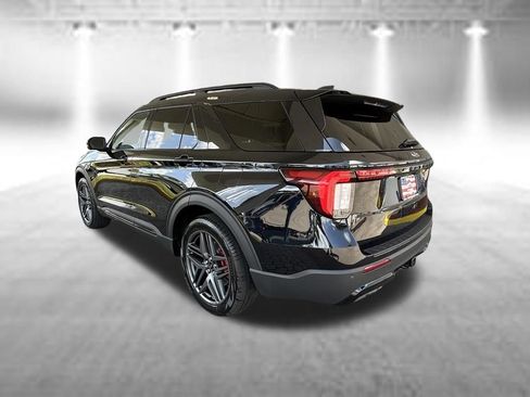 Used 2026 Ford Explorer ST-Line w/ ST-Line Street Pack RWD image 7