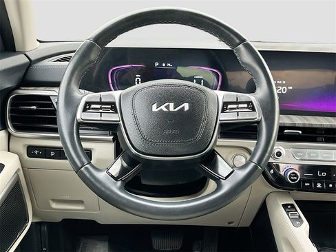 Used 2024 Kia Telluride EX w/ EX Captain's Chair Package image 11