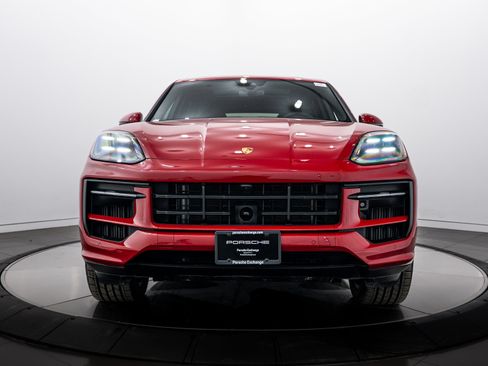 Certified 2025 Porsche Cayenne image 10