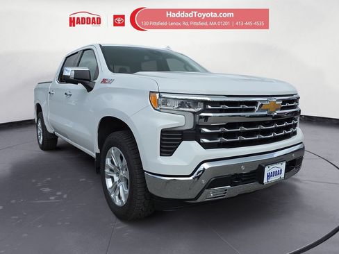 Used 2023 Chevrolet Silverado 1500 LTZ w/ Z71 Off-Road Package AWD/4WD image 8