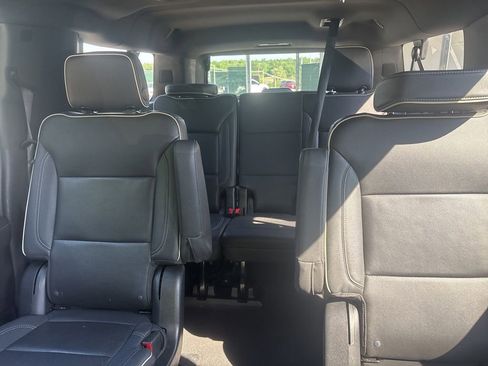 Used 2023 Chevrolet Suburban Premier image 13