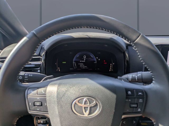Used 2025 Toyota Camry SE FWD image 28