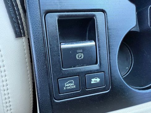 Used 2018 Subaru Outback 2.5i Limited image 16