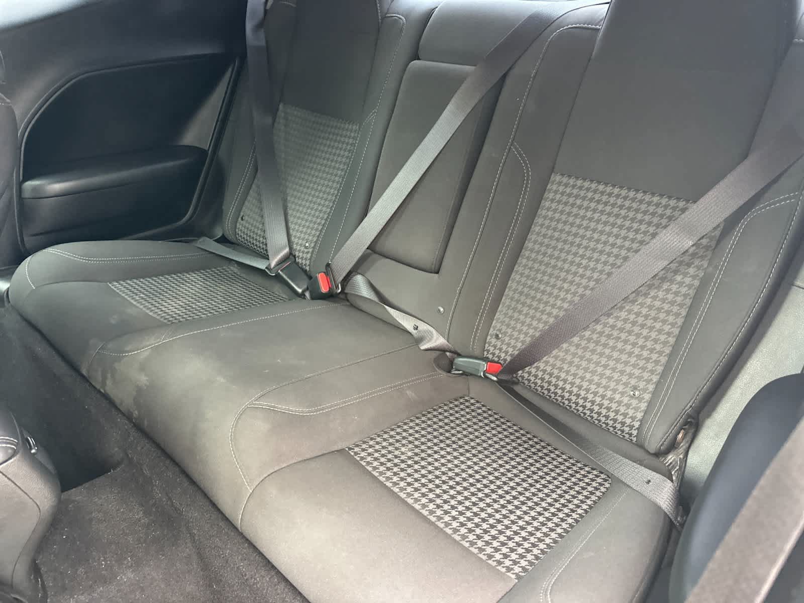 Used 2019 Dodge Challenger SXT w/ Blacktop Package RWD image 5