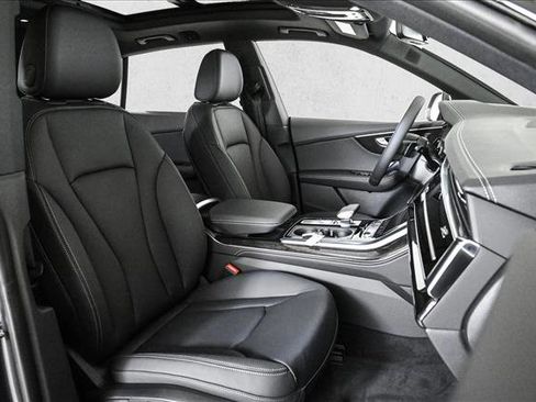 Used 2025 Audi Q8 Premium Plus w/ Premium Plus Package image 22