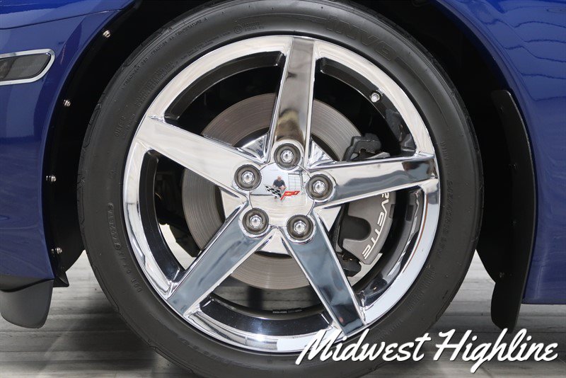 Used 2006 Chevrolet Corvette Coupe w/ Preferred Equipment Group RWD image 16