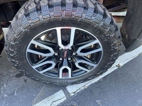 Used 2021 GMC Sierra 1500 AT4 w/ AT4 Premium Package image 11