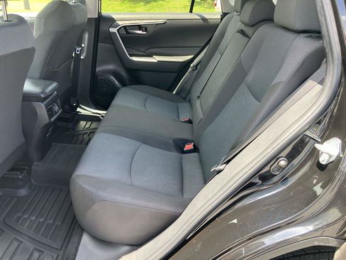 Used 2024 Toyota RAV4 XLE FWD image 22