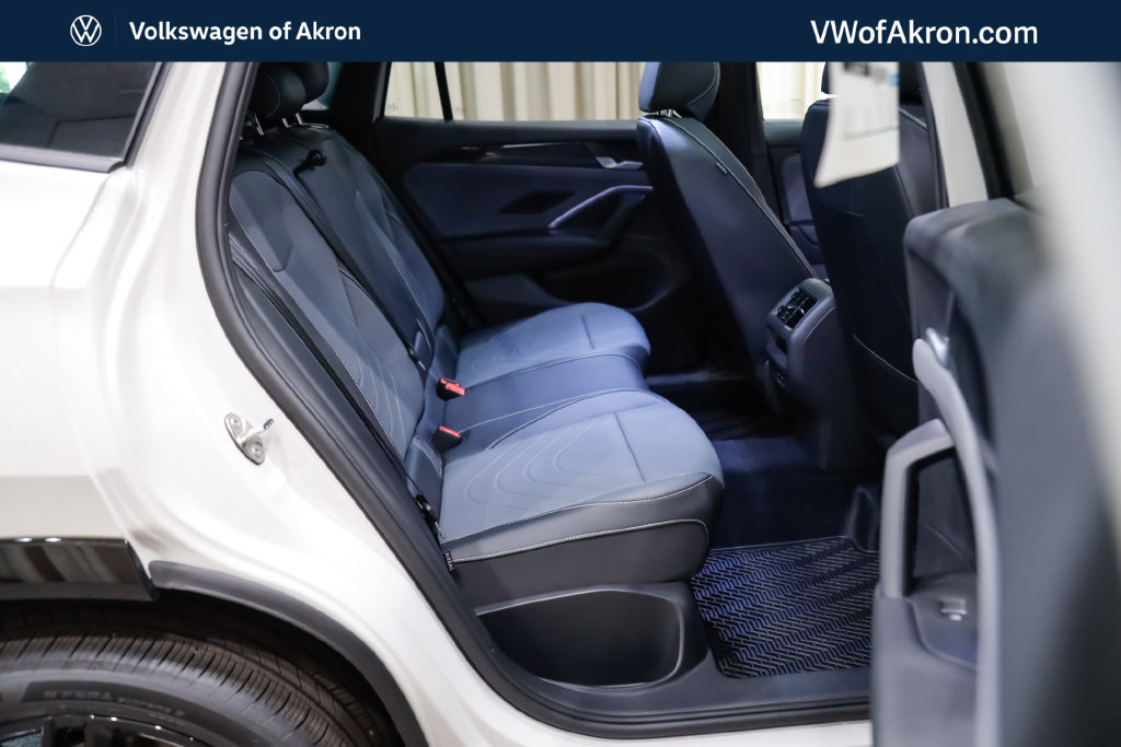 New 2026 Volkswagen Tiguan SE R-Line FWD image 13