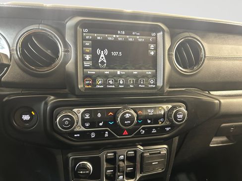 Used 2022 Jeep Gladiator Overland AWD/4WD image 16