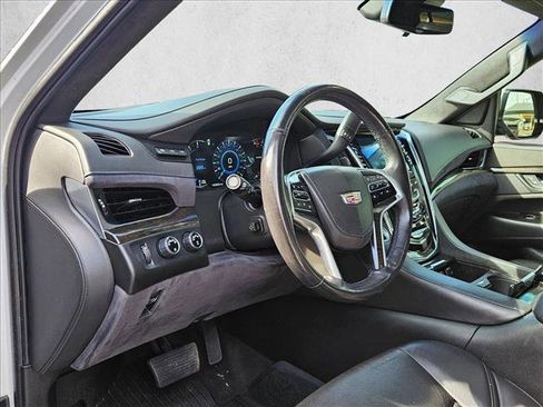 Used 2018 Cadillac Escalade ESV Platinum image 12