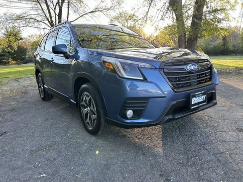 Certified 2023 Subaru Forester Premium AWD/4WD image 2