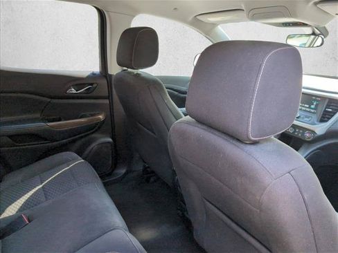 Used 2019 GMC Acadia SLE FWD image 23