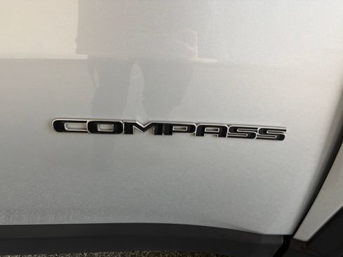 Used 2025 Jeep Compass Sport AWD/4WD image 40