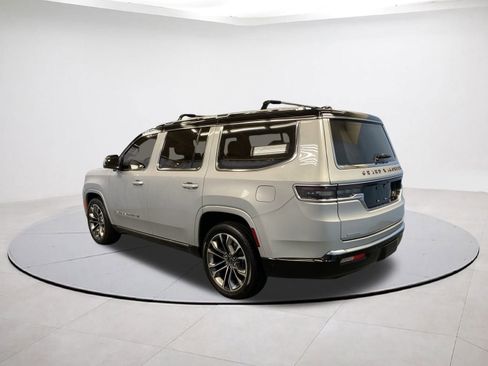 Used 2022 Jeep Grand Wagoneer Series III w/ Rear Seat Video Group 1 image 4