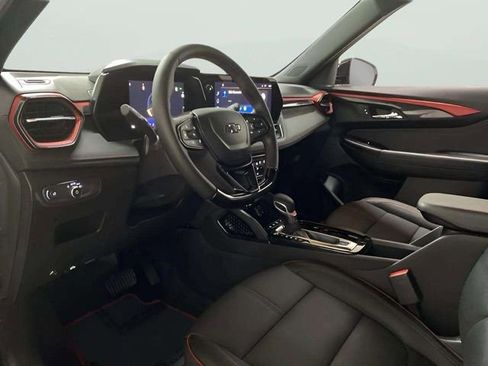 Used 2025 Chevrolet TrailBlazer RS w/ Convenience Package image 55