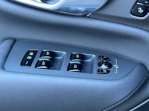 New 2026 Volvo XC90 B5 Core image 25