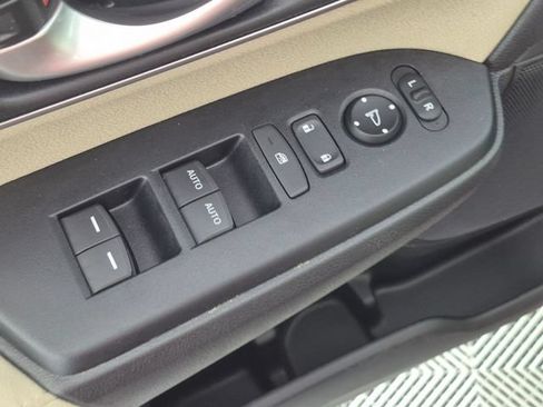 Used 2019 Honda CR-V EX image 12