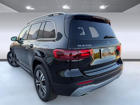 New 2026 Mercedes-Benz GLB 250 image 2