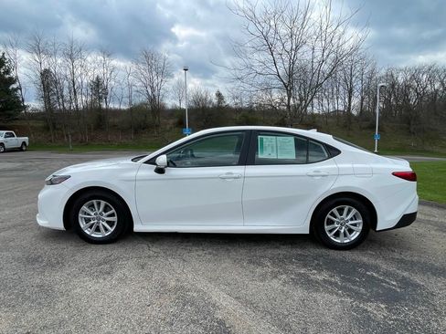 Used 2025 Toyota Camry LE FWD image 6