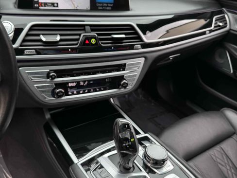 Used 2018 BMW ALPINA B7 xDrive image 7