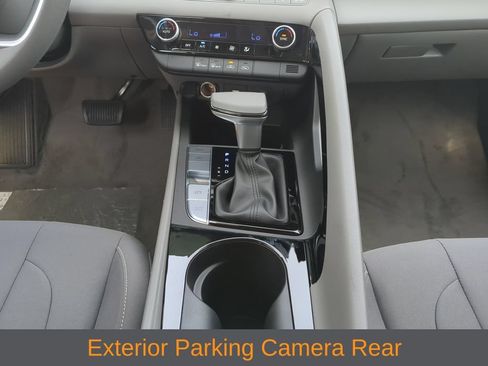 Used 2024 Hyundai Elantra Blue FWD image 10