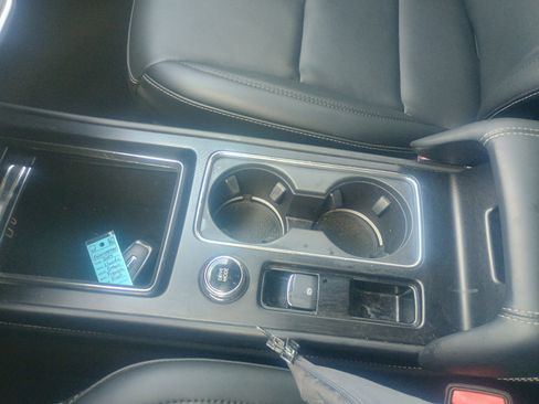 Used 2025 Lincoln Corsair AWD image 27