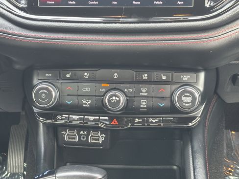 Used 2024 Dodge Durango GT RWD image 20