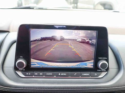 Used 2023 Nissan Rogue SV image 25