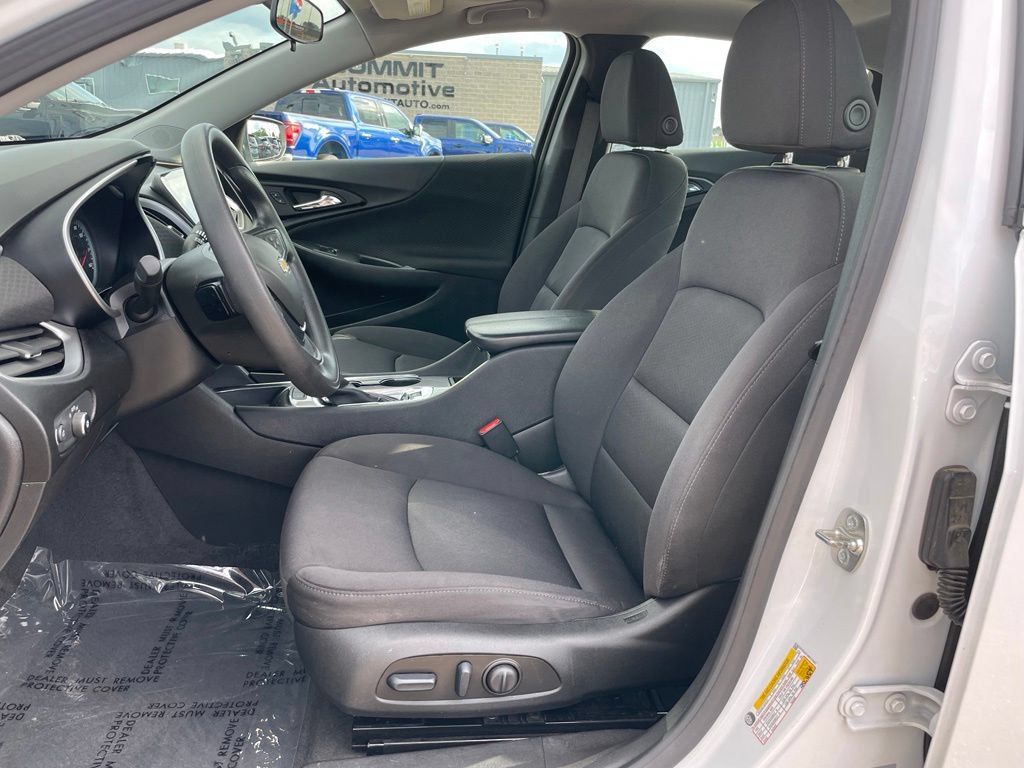 Used 2024 Chevrolet Malibu LT FWD image 7