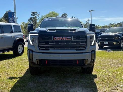 Used 2024 GMC Sierra 2500 AT4 w/ AT4 Premium Plus Package AWD/4WD image 8