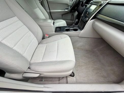 Used 2016 Toyota Camry LE image 18