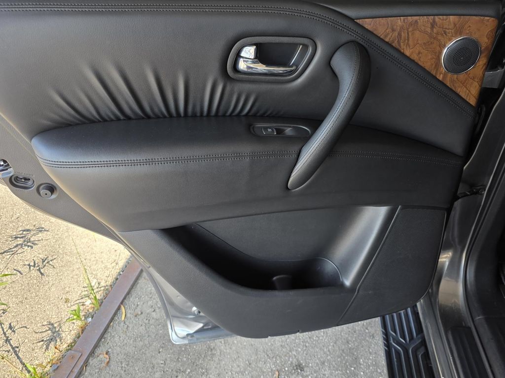 Used 2024 Nissan Armada SL w/ Captain's Chairs Package AWD/4WD image 43